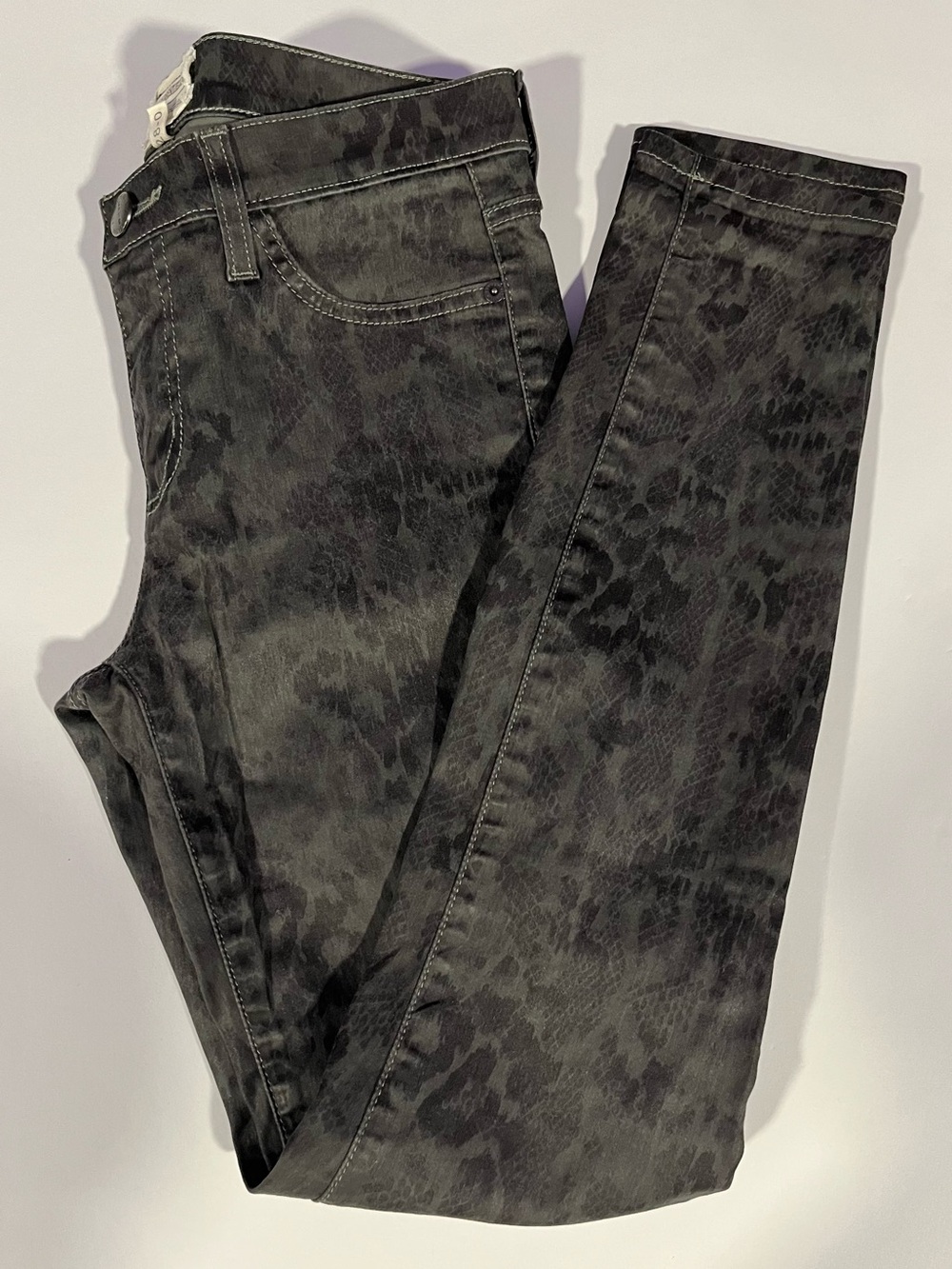 Current Elliott Coated Gray Castile Dirty Paws Skinny Size 28 (6)